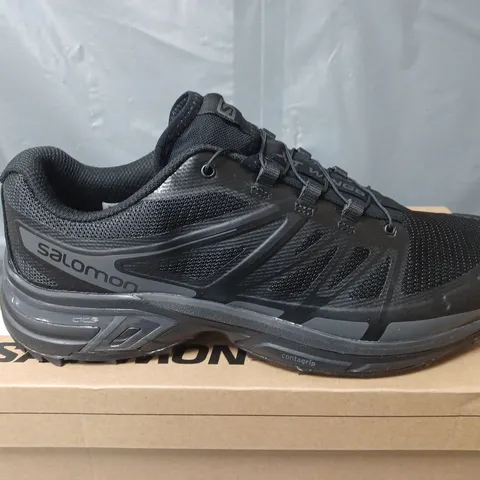 BOXED PAIR OF SALOMON WINGS 2 TRAINERS IN BLACK - UK 8.5