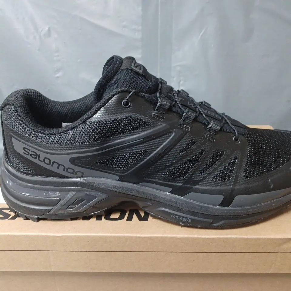 BOXED PAIR OF SALOMON WINGS 2 TRAINERS IN BLACK - UK 8.5