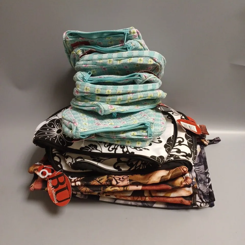 APPROXIMATELY 20 ASSORTED GAS UNLIMITED COSMETICS BAGS TO INCLUDE AKITA HOLDHALL, ST TROPEZ, DAISY DESIGNS 