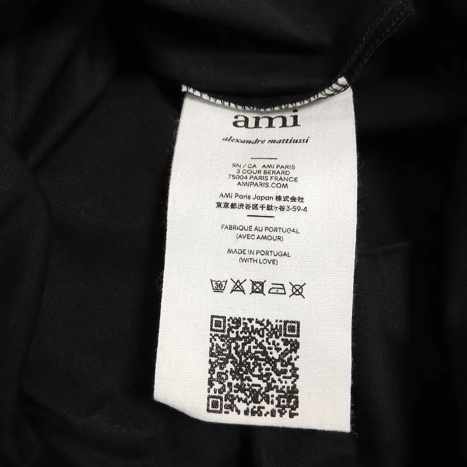 AMI ALEXANDRE MATTIUSSI PARIS BLACK T-SHIRT WITH RED HEART LOGO SIZE M
