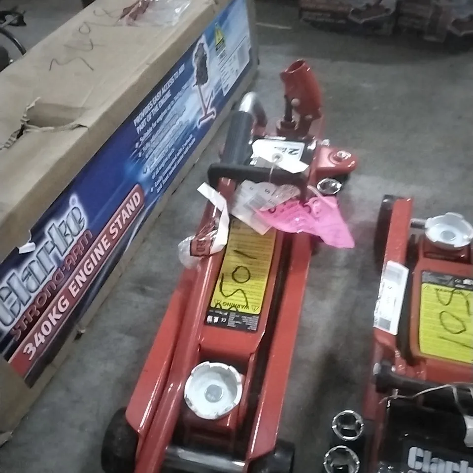 CLARKE CTJ2250LP 2.25 TONNE LOW PROFILE TROLLEY JACK WITH SOCKETS