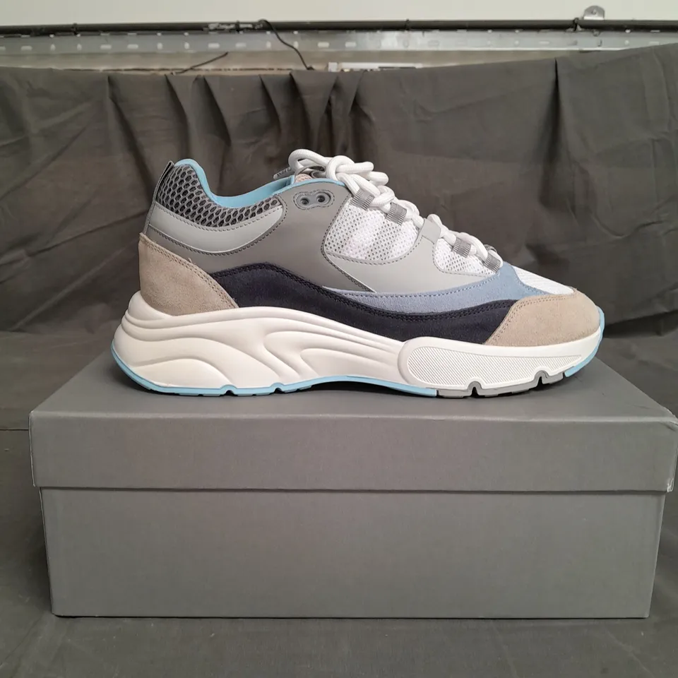 BOXED PAIR OF CLEENS AERO RUNNERS SIZE 10