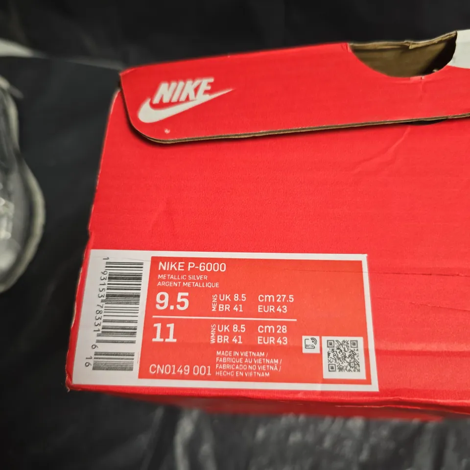 NIKE P-6000 METALLIC SILVER TRAINERS - UK 8.5 (US 9.5)