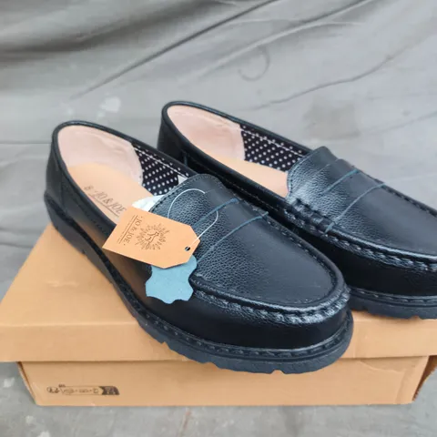 JO & JOE SHORE BLACK LEATHER LOAFERS – UK 8 