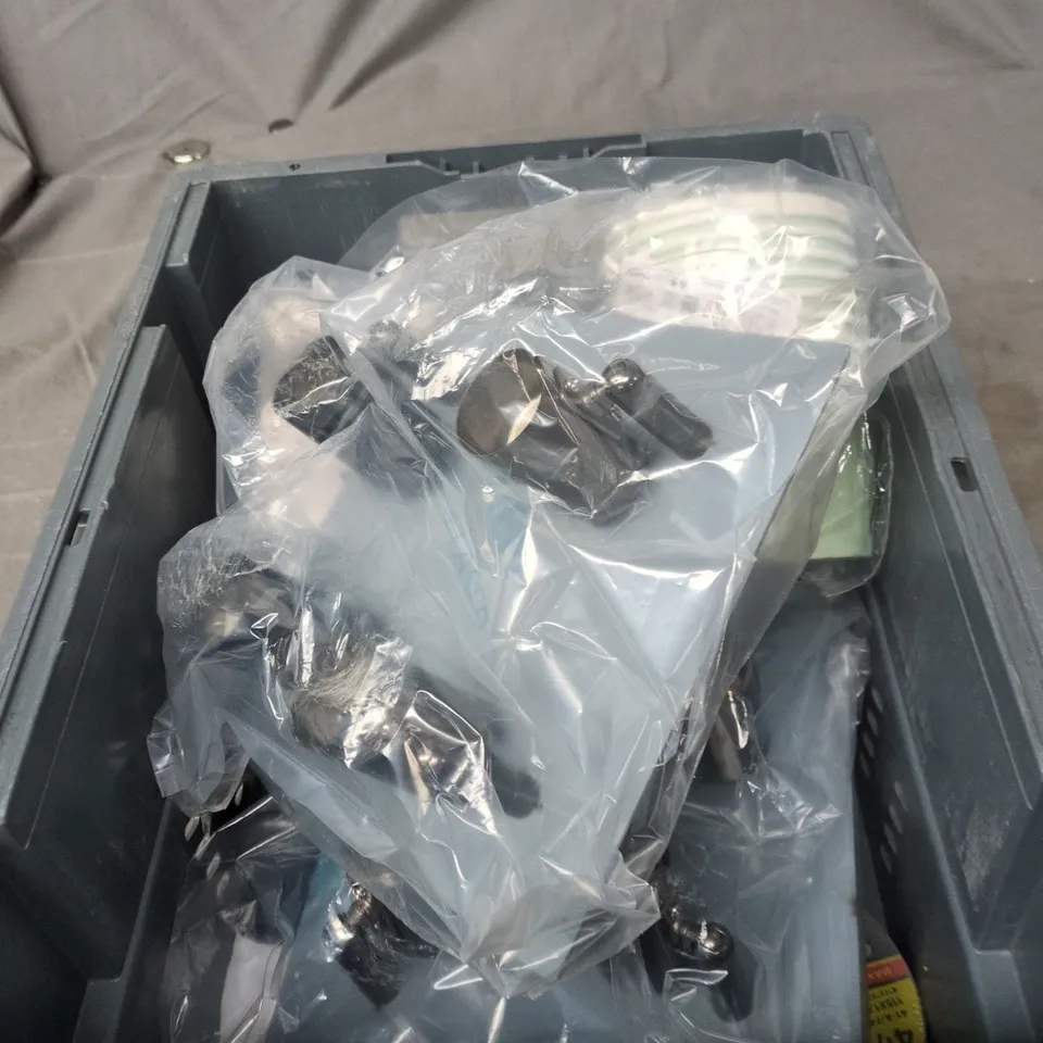 TOTE OF APPROXIMATELY 8 ASSORTED ITEMS TO INCLUDE: UNIBOND KITCHEN AND BATHROOM