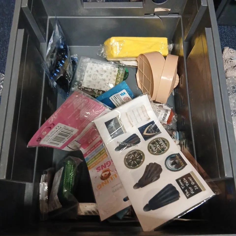 LARGE QUANTITY OF ASSORTED TOYS AND ACCESSORIES TO INCLUDE; MYSTERY DUMPLINGS, UNO, LCD WRITING TABLET, EDUCATIONAL BABY BOTTLES, HOT WHEELS CARS AND PLAYING CARDS