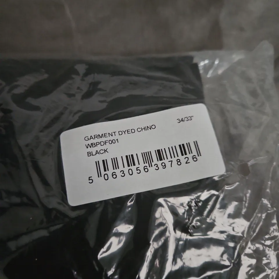 HAWES & CURTIS GARMENT DYED CHINO TROUSERS - BLACK, UK 34 