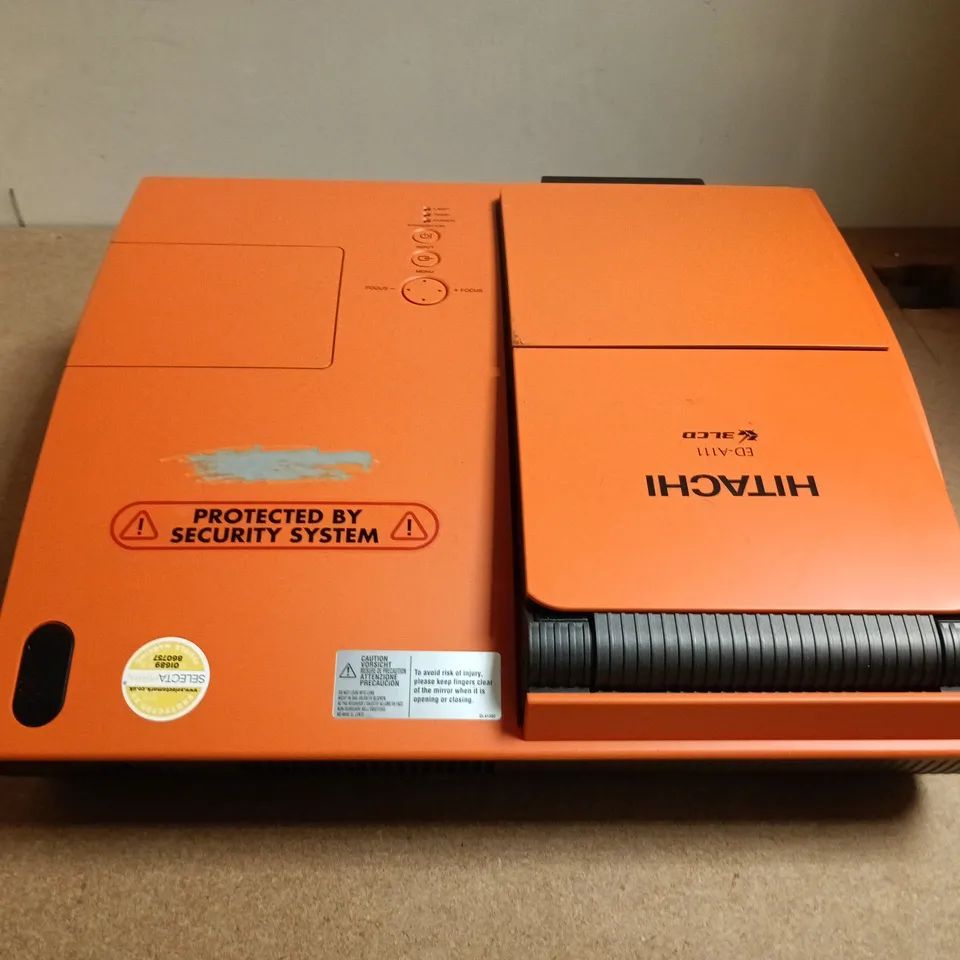 HITACHI ED-A110 LCD PROJECTOR
