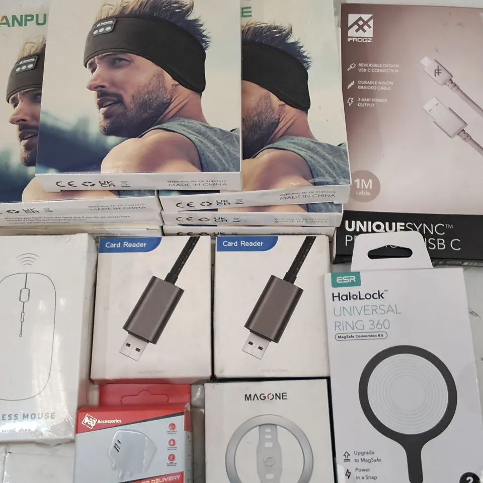 LOT OF APPROXIMATELY 25 ASSORTED ITEMS TO INCLUDE LED HEADBANDS, CARD READERS AND FAST CHARGER PLUGS