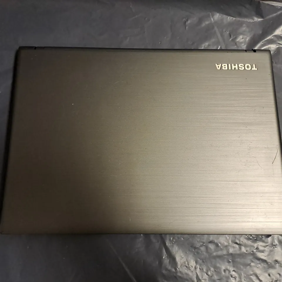 TOSHIBA TECRA A40-C-18R LAPTOP