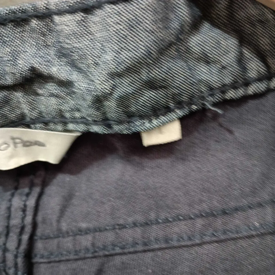 KANGAROO POO NAVY CARGO TROUSERS SIZE L 