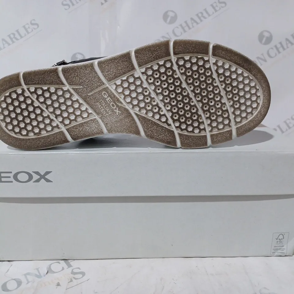 BOXED PAIR OF GEOX OPEN TOE SANDALS IN BLACK UK SIZE 5
