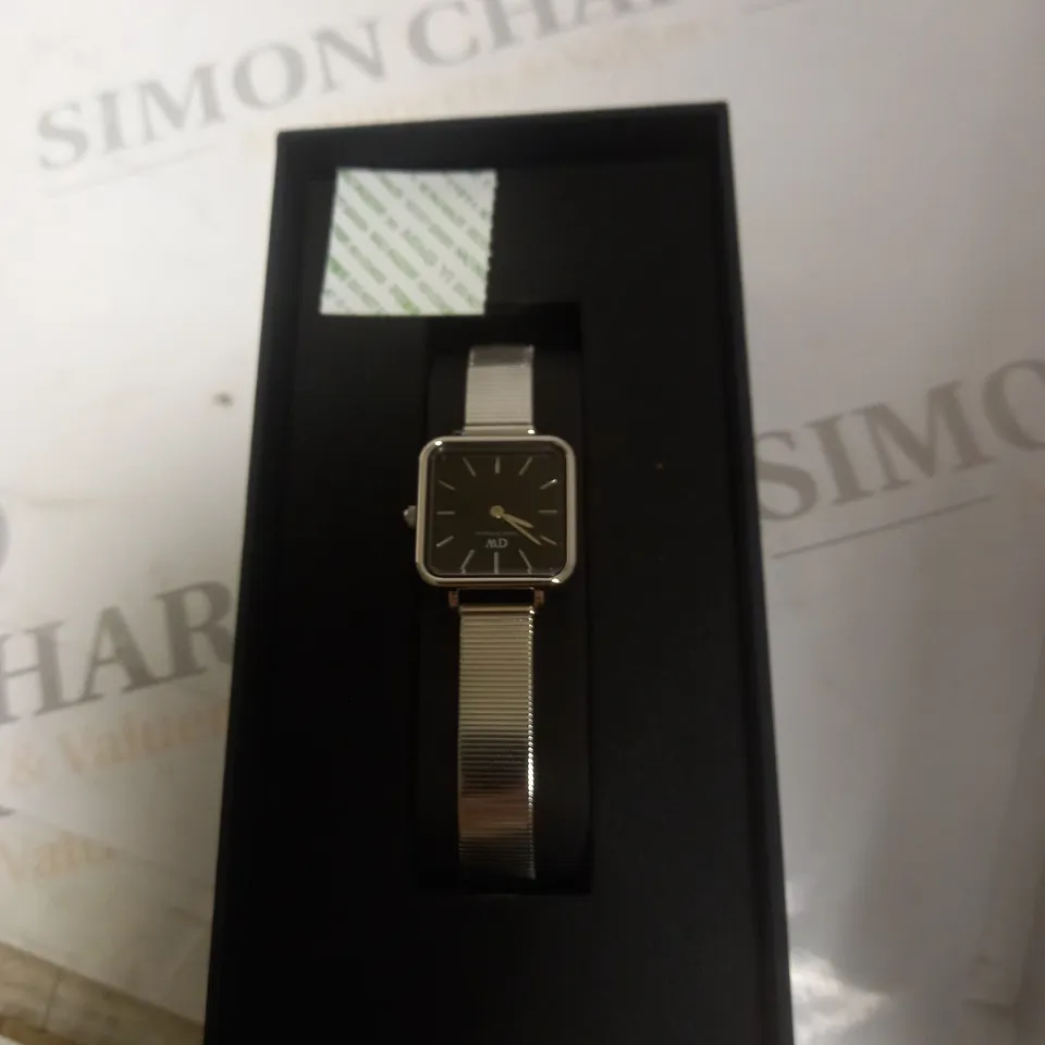DANIEL WELLINGTON SQUARE WATCH
