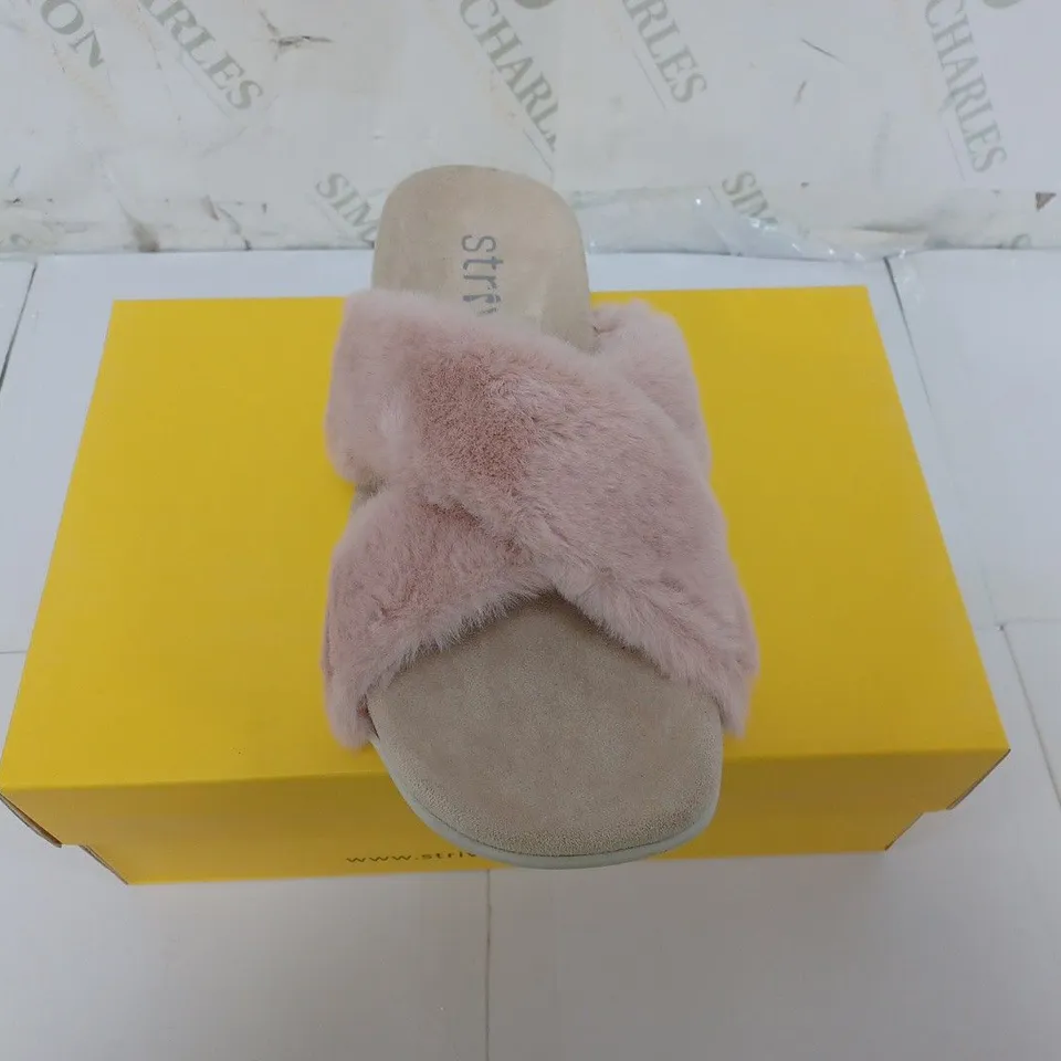BOXED PAIR OF STRIVE SANDALS WITH PINK FAUX FUR STRAP SIZE UK 6 