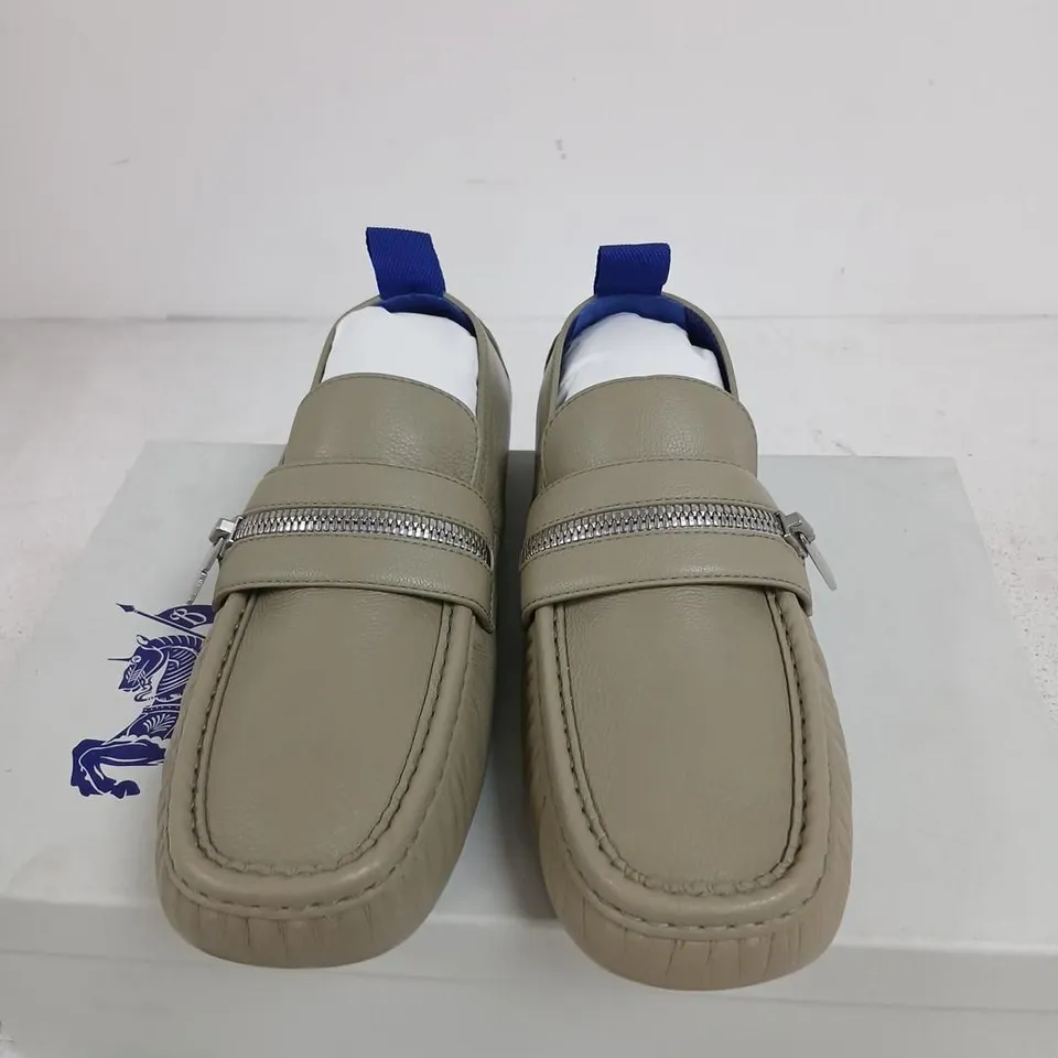 BURBERRY MEN'S LEATHER SLIP-ON LOAFERS – BEIGE, UK 6 (EU 40)