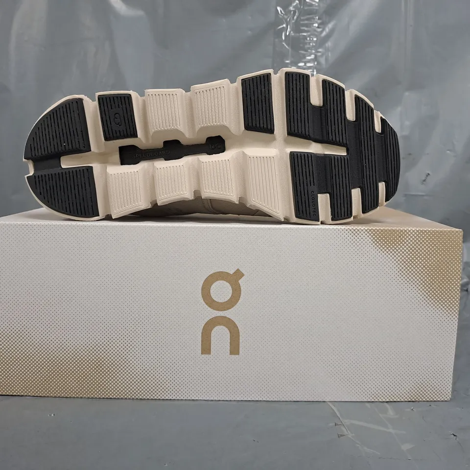 BOXED PAIR OF ON CLOUD 6 WP SHOES IN CREAM SIZE UK 4