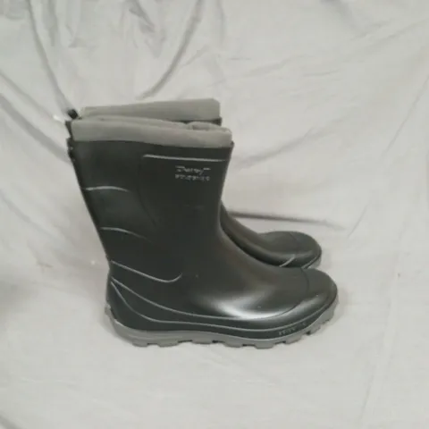 DECATHLON SOLOGNAC BLACK KNEE-HIGH RUBBER WELLINGTON BOOTS - EU 45/46