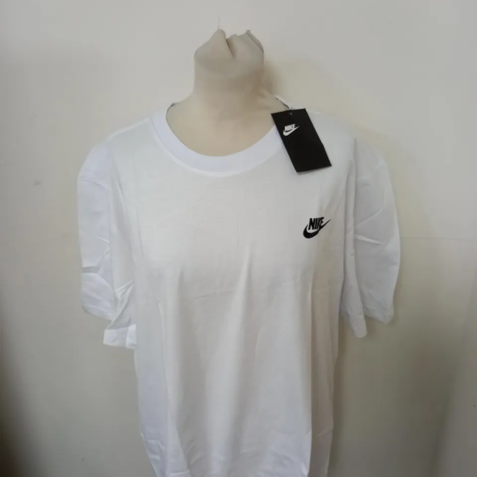 NIKE CASUAL LOGO T-SHIRT SIZE XXL