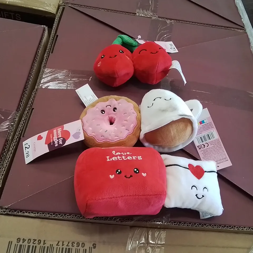 PALLET CONTAINING A LARGE QUANTITY OF VALENTINES PLUSHIES
