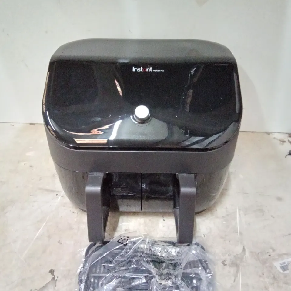 BOXED INSTANT VORTEX 8 IN 1 PLUS DOUBLE AIR FRYER 7.6L 
