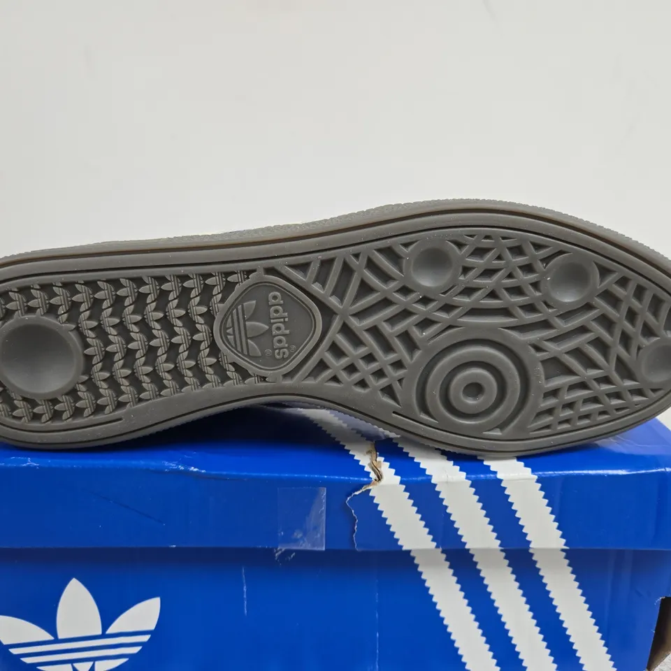 BOXEDPAIR OF ADIDAS HANDBALL SPEZIAL TRAINERS – NAVY SUEDE, UK 11