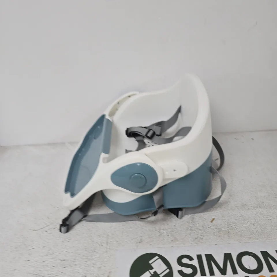 INFANT SEAT WITH HARNESS AND EATING TRAY – WHITE/BLUE
