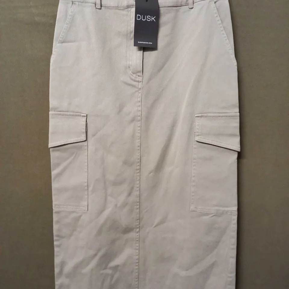 DUSK FITTED SKIRT IN LIGHT GREY - SIZE 8