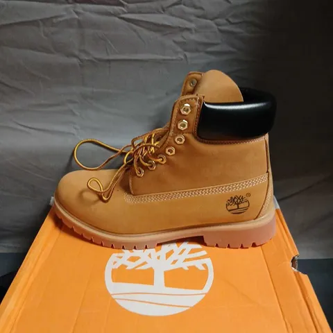 TIMBERLAND MEN'S BOOTS – WHEAT NUBUCK, UK 8 (US 8.5, EU 42) – BOXED