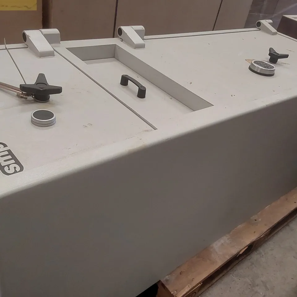 SMP LARGE HEAVY DUTY COMBINATION SAFE