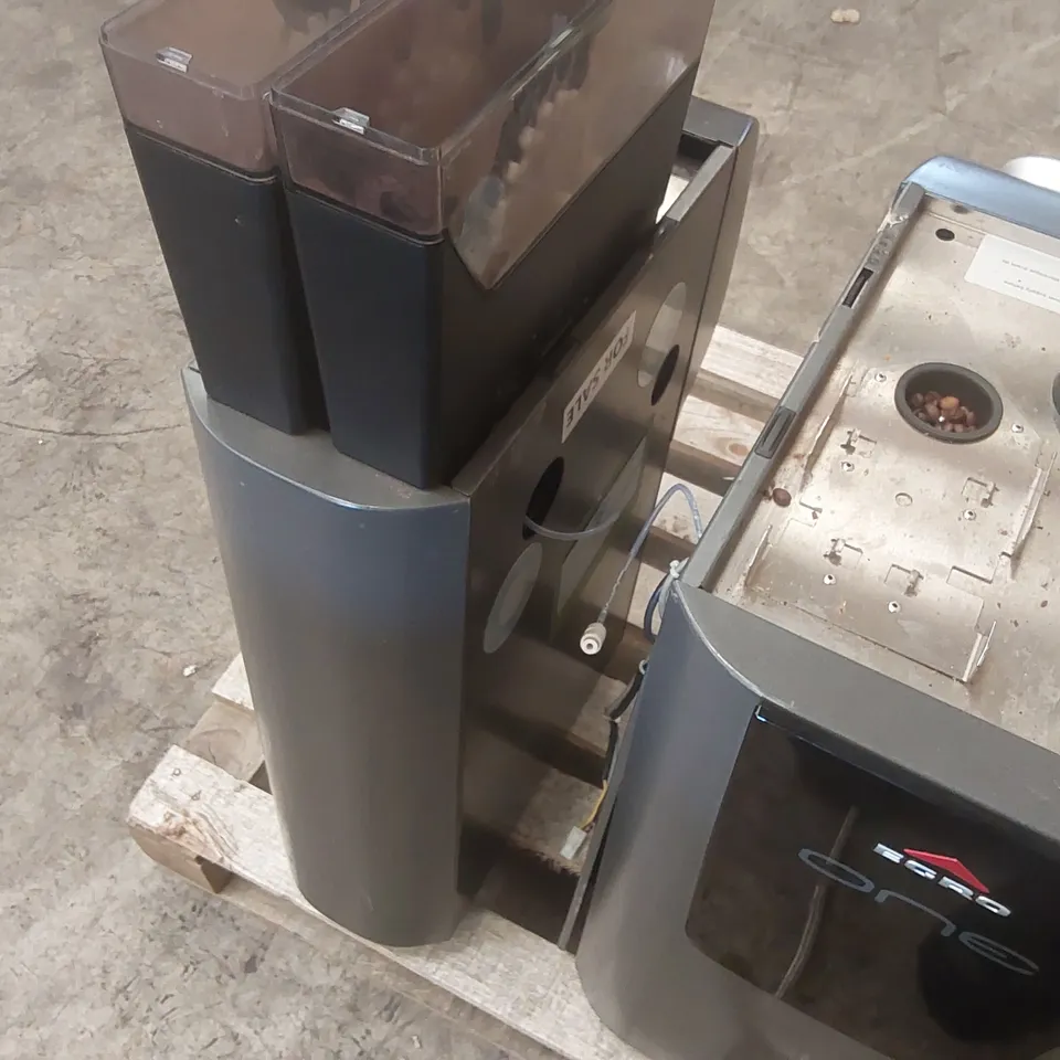 EGRO ONE COMMERCIAL COFFEE MACHINE WITH CHOC MODULE AND FRIDGE