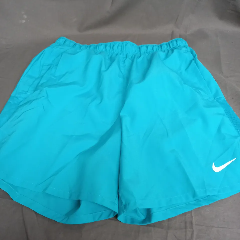 NIKE DRI FIT CHALLENGER LIGHT BLUE SHORTS - MEDIUM