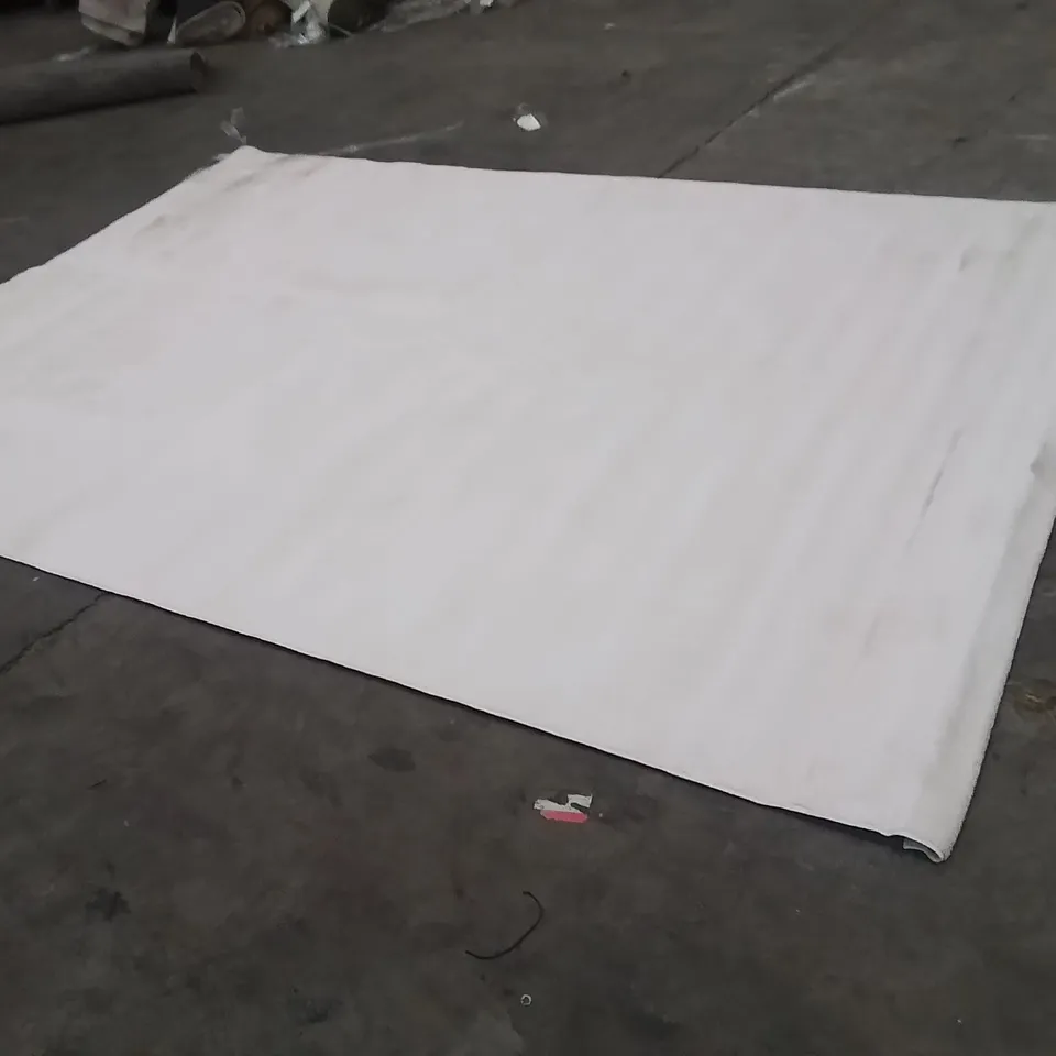QUALITY DESIGNER AREA RUG - APPROXIMATELY 270X190CM