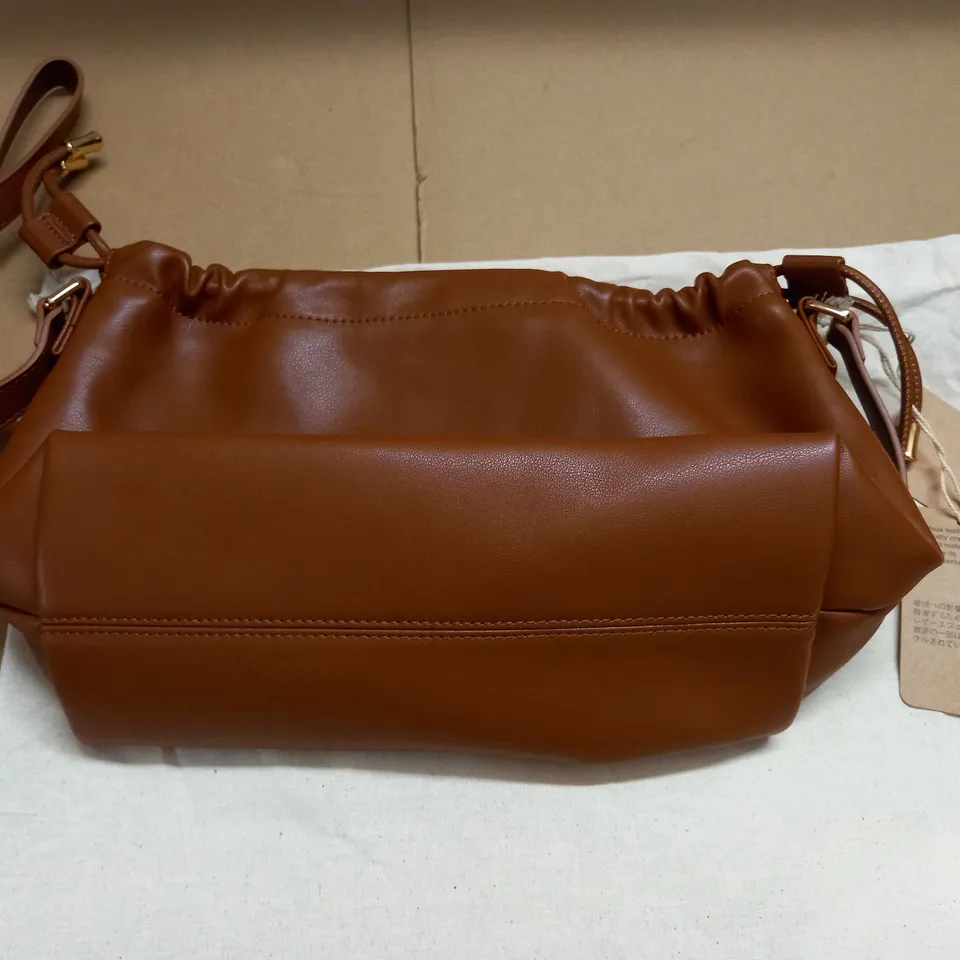 A.P.C BROWN LEATHER BAG