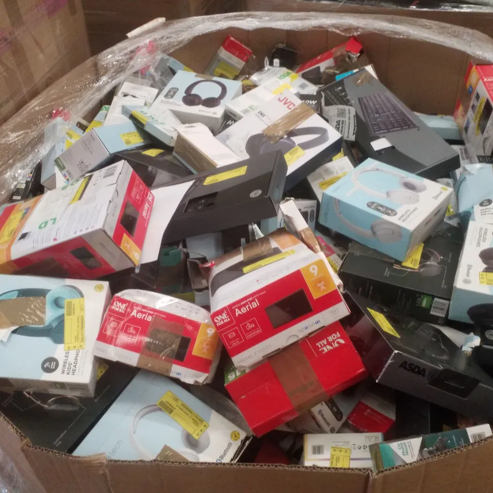 PALLET CONTAINING ASSORTED ELECTRICAL RETURNS INCLUDING BLUETOOTH CD BOOMBOX, PARTY SPEAKER, HEADPHONES, AERIAL & POCKET RADIO