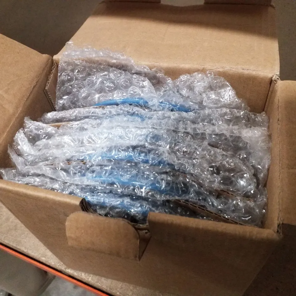 BOX CONTAINING 6 CAPPUCCINO SAUCER PLATES - BLUE