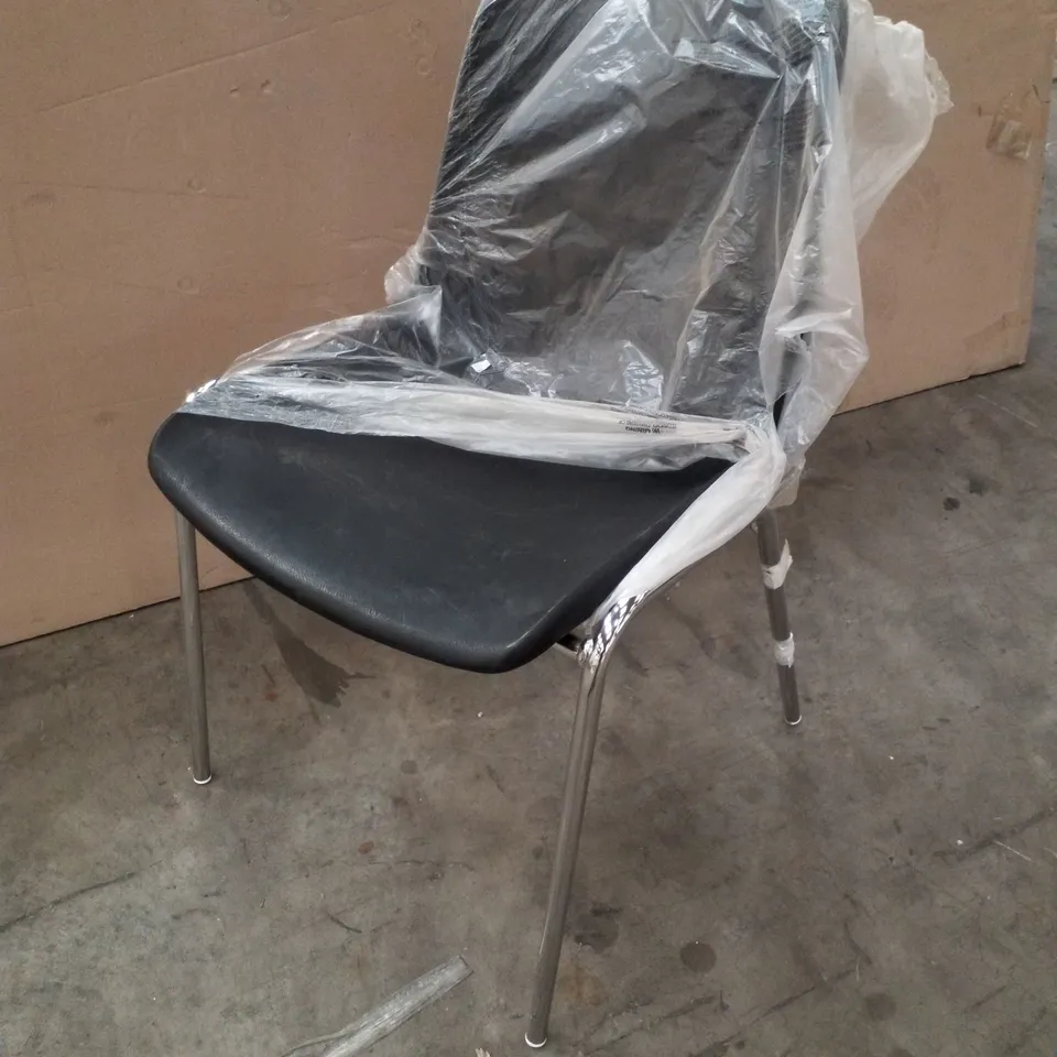 SET OF 6 PLASTIC STACKING CHAIR SIERRA CHROME/BLACK