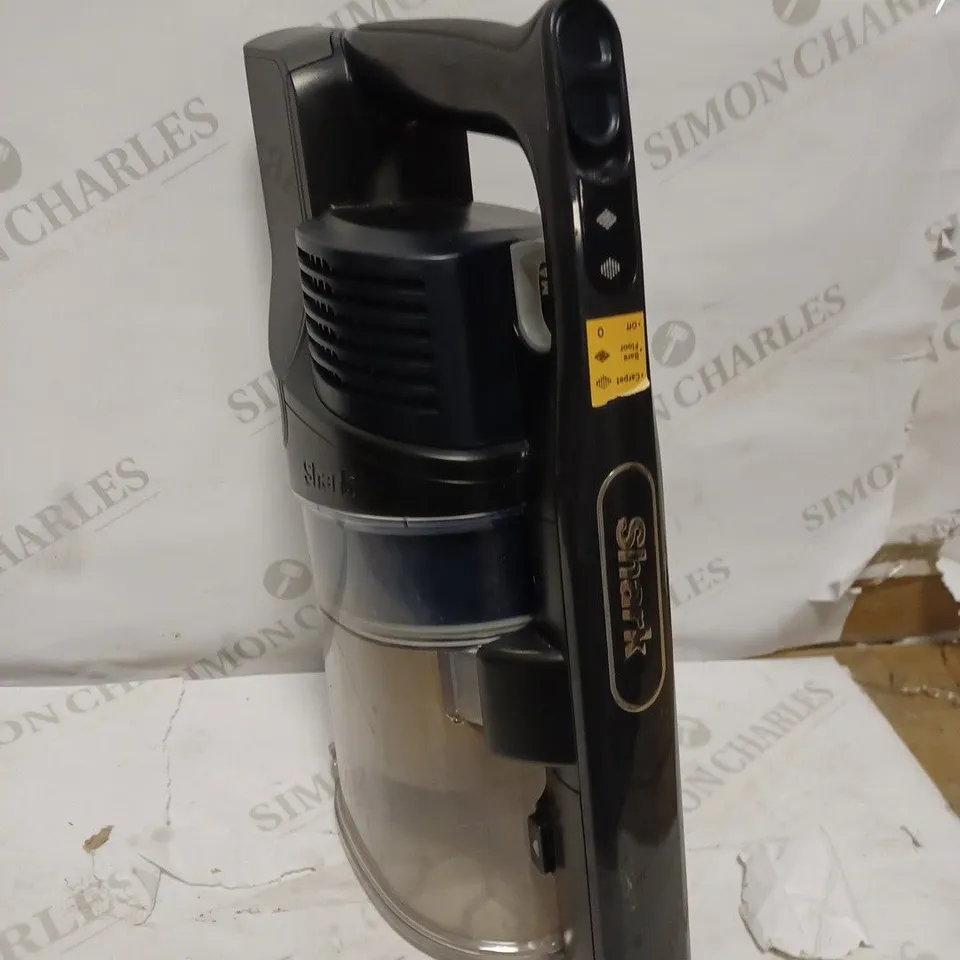 SHARK IZ103UKGB CORDLESS VACUUM CLEANER 