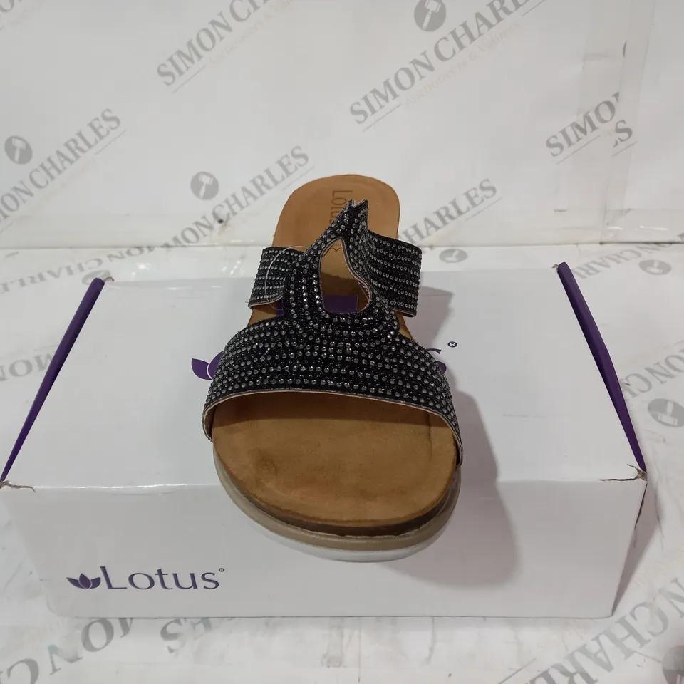 LOTUS BLACK STUDDED SLIPPER SIZE 42 