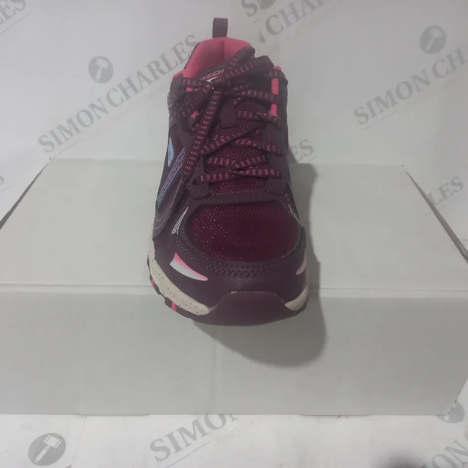 BOXED PAIR OF SKECHERS MEMORY FOAM TRAIL SHOES IN BERRY COLOUR SIZE 6