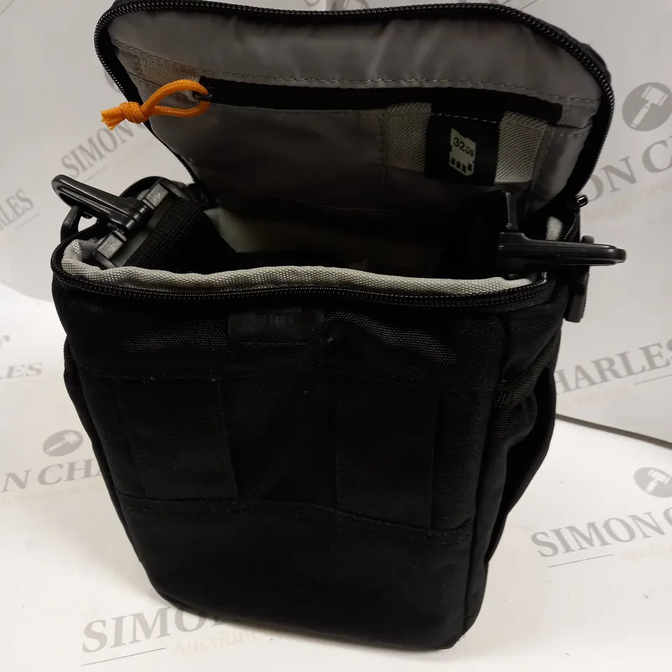 LOWEPRO MULTICOMPARTMENT CAMERA BAG