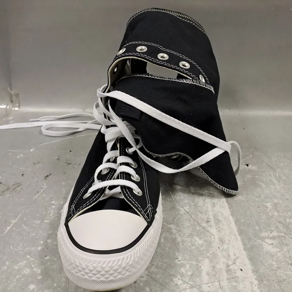 BOXED PAIR OF CONVERSE KNEE-HIGH LACE-UP SHOES IN BLACK/WHITE UK SIZE 11.5