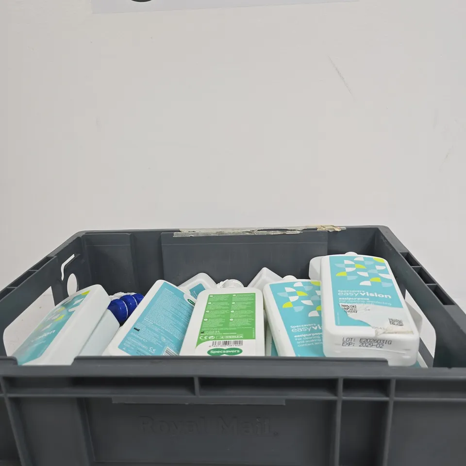 TOTE OF APPROXIMATELY 10 ASSORTED ITEMS INCLUDING NICORETTE INVISIPATCH, NICORETTE INHALATOR AND FRESH CARE ALL IN ONE SOLUTION WITH HYALURON