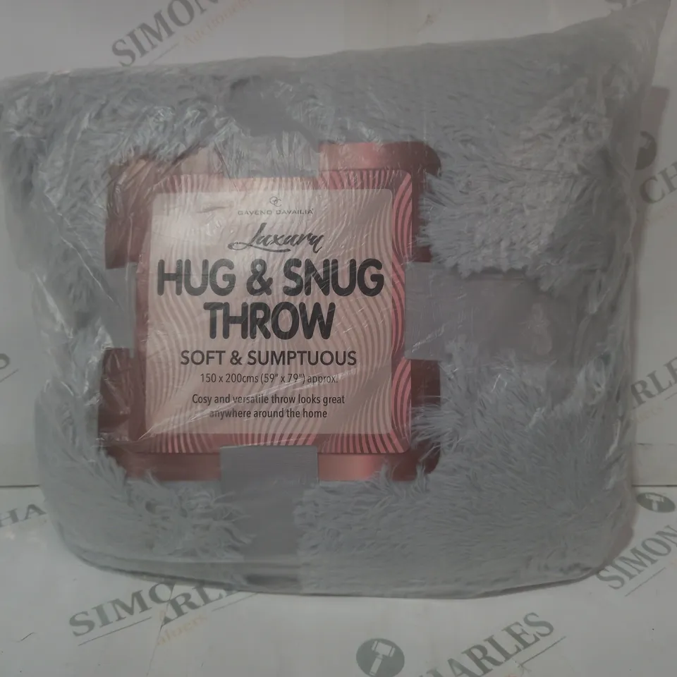 GAVENO CAVAILIA LUXURY HUG & SNUG THROW IN LIGHT GREY