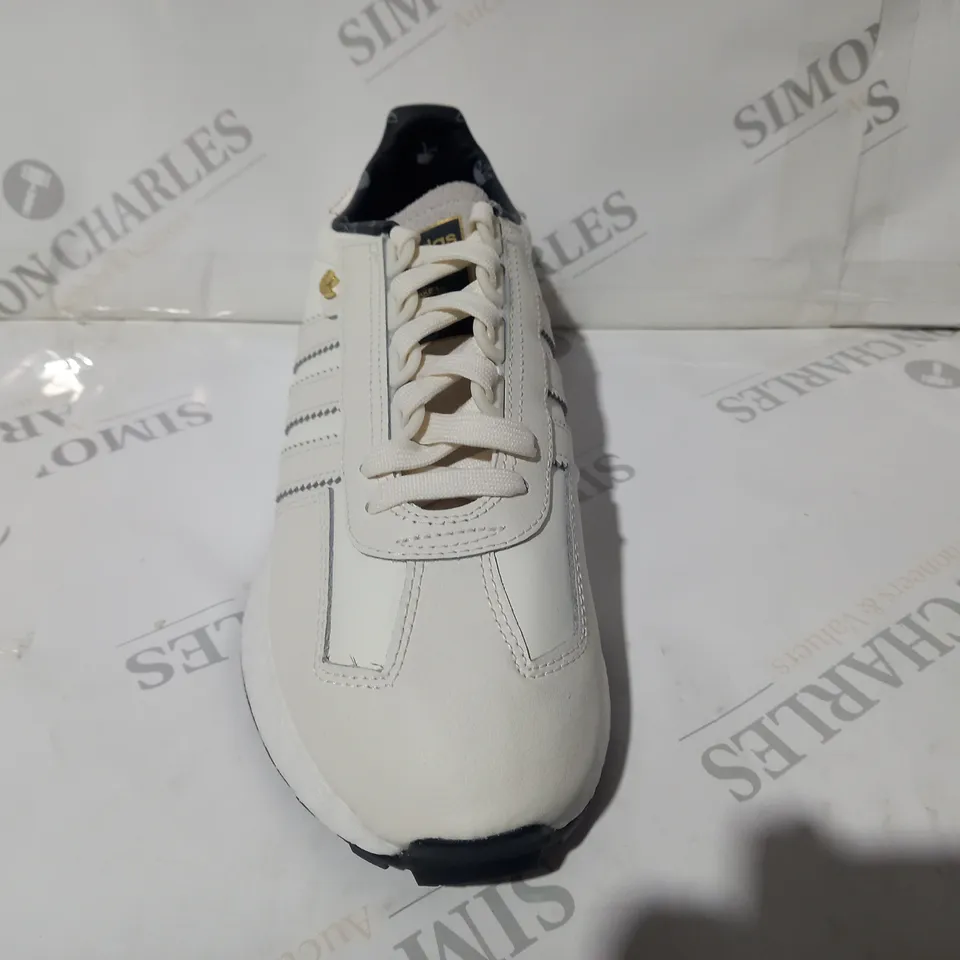 PAIR OF ADIDAS RETROPY E5 SHOES IN CREAM UK SIZE 6