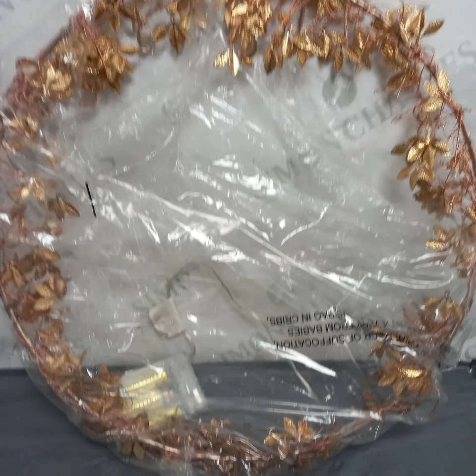 BOXED ALISON CORK PRE LIT JEWELLED WREATH 
