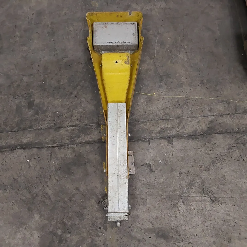 YARDENE YELLOW TRACK MAGNET