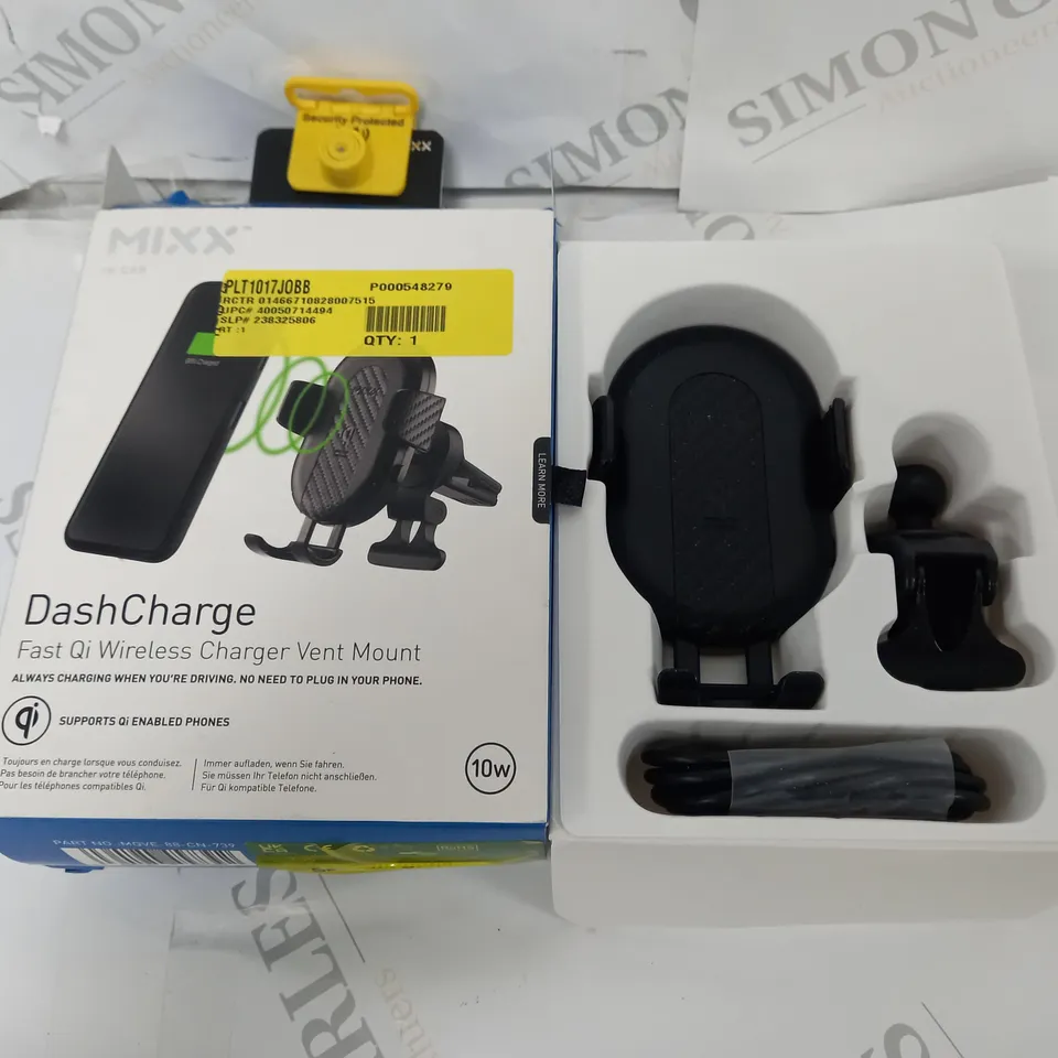 BOXED MIXX DASHCHARGE MOUNT