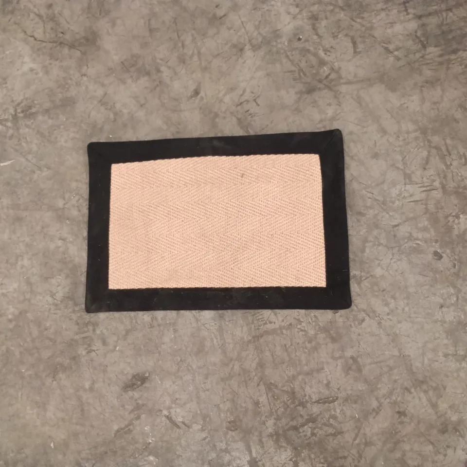 STILLAGE TO CONTAIN APPROXIMATELY 35X DESIGNER AREA RUGS