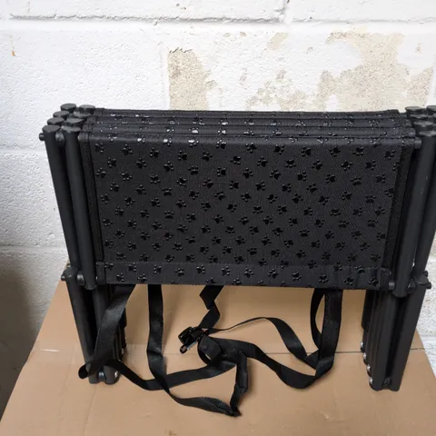 SET OF FOLDING DOG STAIRS