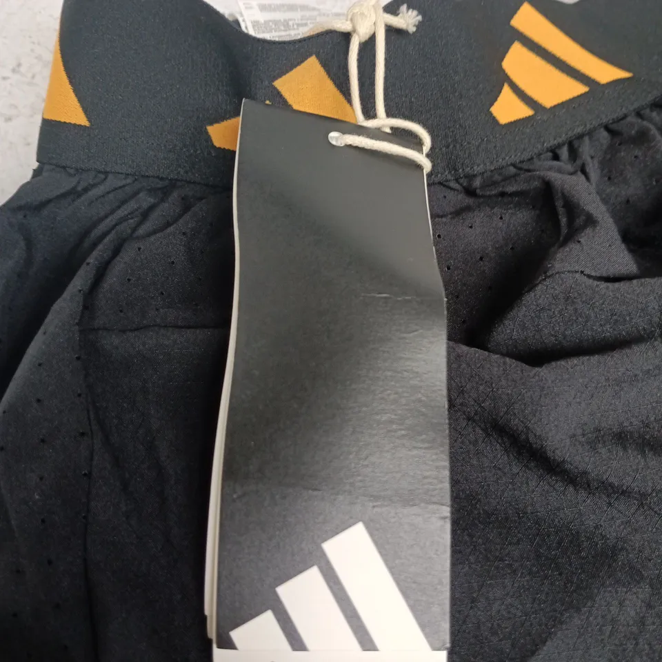 ADIDAS TECH APP SHORT KE4862 – BLACK CLIMACOOL TRAINING SHORTS
